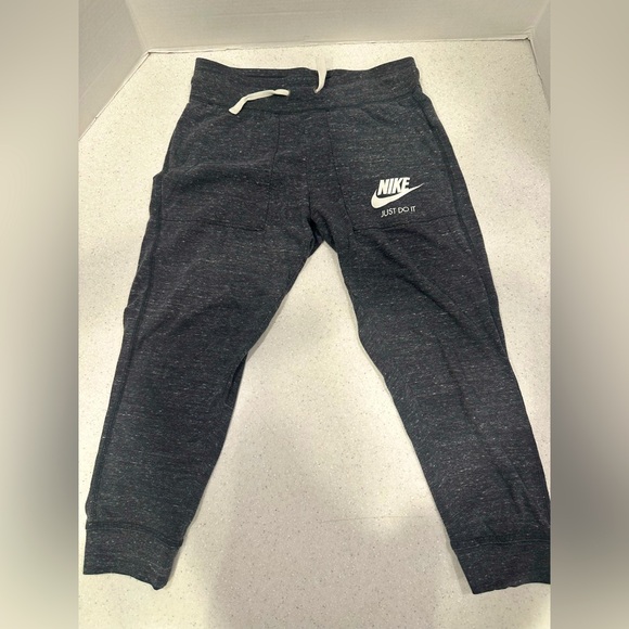 Nike Sportswear Retro Capris Heathered Gray/Black Women’s X-Small! Adorable! - Picture 1 of 16